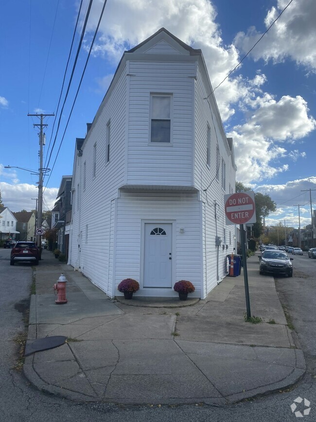 Building Photo - 1884 E 120th St Rental