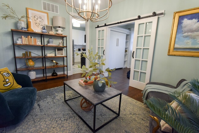 Photo - 1541 Union St