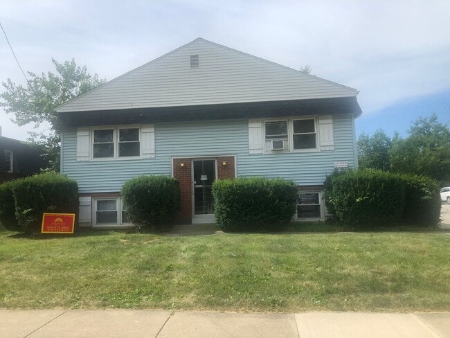 Building Photo - 1215 Wall St Unit 2