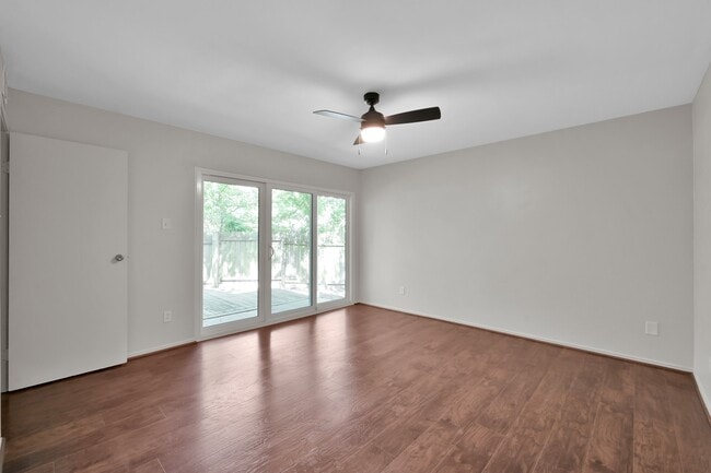 Photo - 21 Gambrel Oak Pl