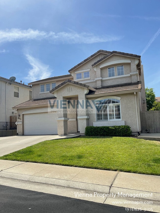 Spacious 3 Bedroom Home in Great Location - Spacious 3 Bedroom Home in Great Location