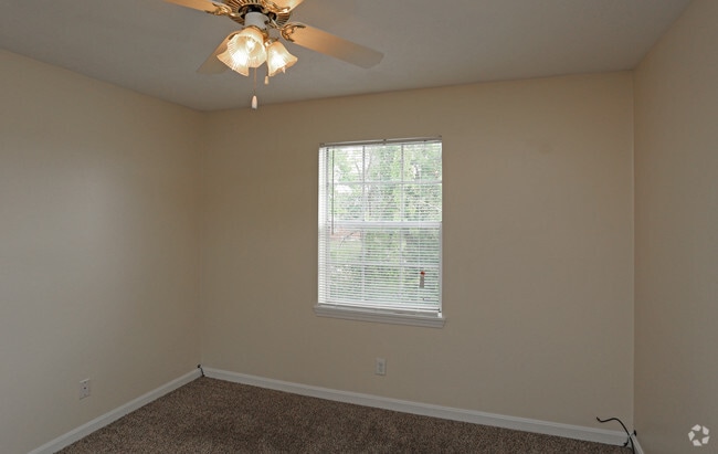 3BR, 1BA - 1,300 SF