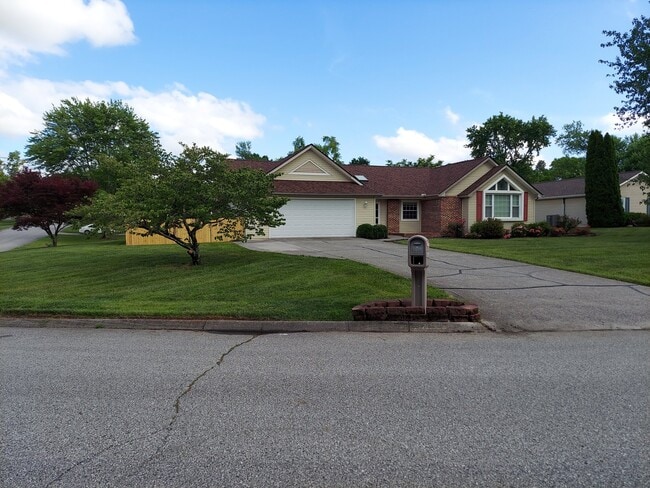 Photo - 1335 Windamere Rd