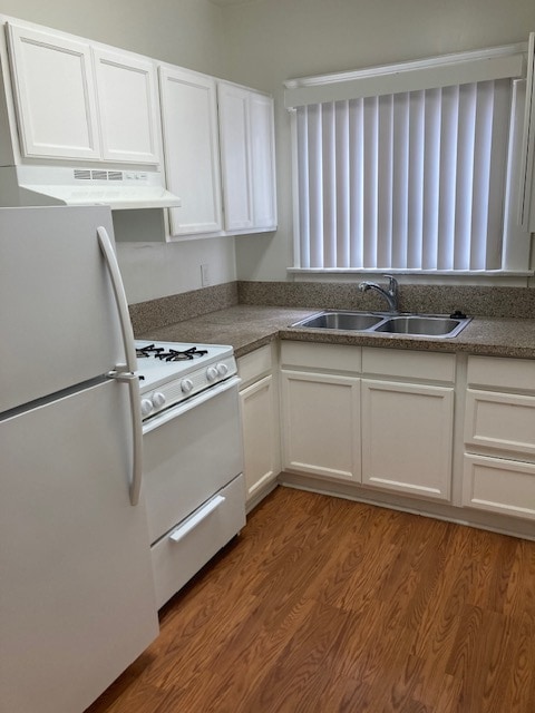 kitchen - 947 E 2nd St Unit 949