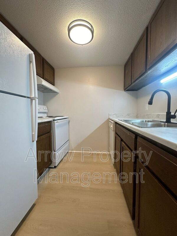 Photo - 3619 N 60th St