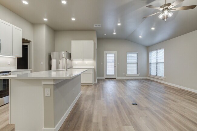 Photo - 4 Bed 2 Bath Home in South Lubbock! Extend...