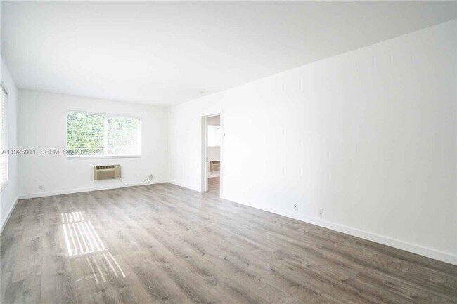 Photo - 1750 S Treasure Dr Unidad 1