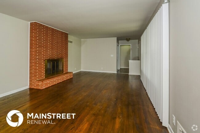 Building Photo - 3631 S Forest Ave Rental