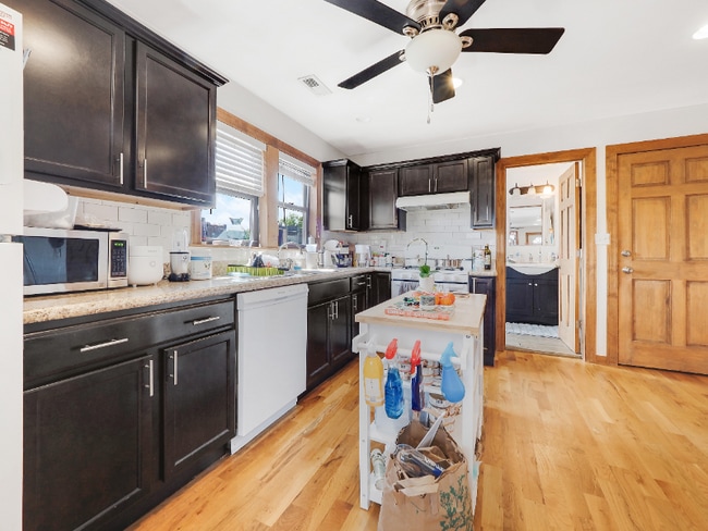 Photo - 1148 W Belmont Ave