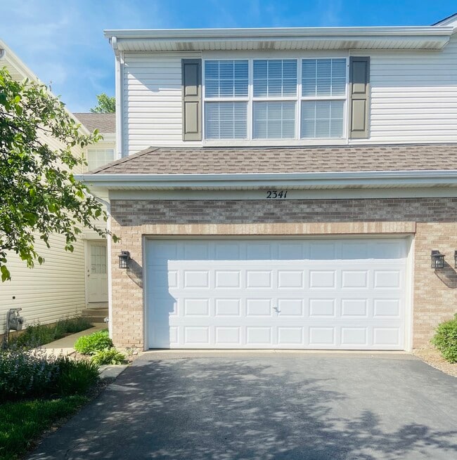 Building Photo - 2341 Stoughton Cir Rental