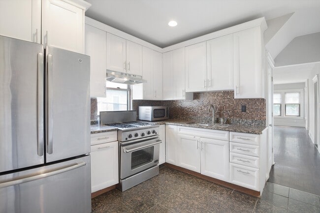 946 N Homan Ave Unit 1
