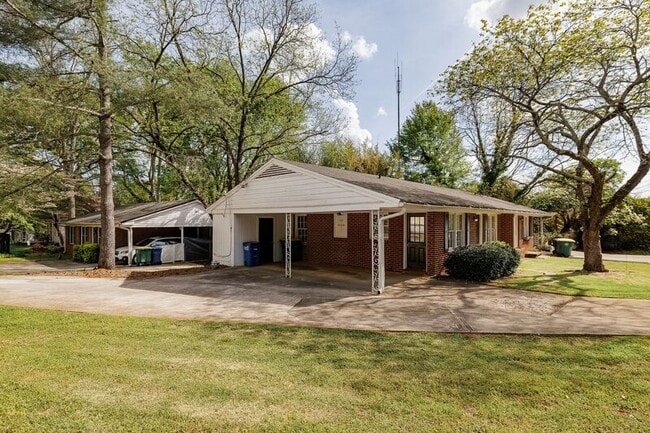 Photo - 2019 S Lumpkin St