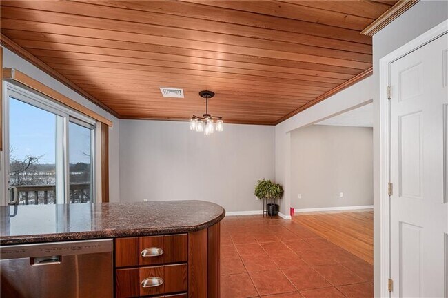 Photo - 190 Gladstone St