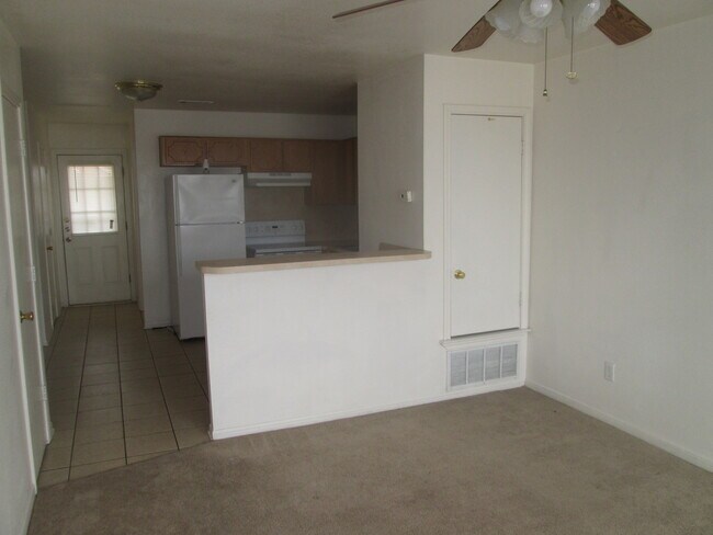 809 Leifester Cir Unit B