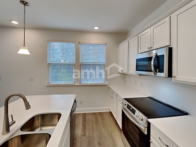 Photo - 103 Broadmoor Dr