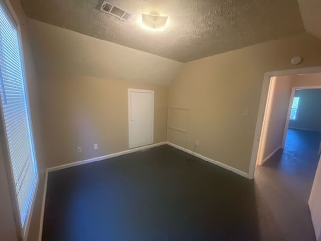 Photo - Renovated 3 Bedroom 2 Bath Home for Rent!