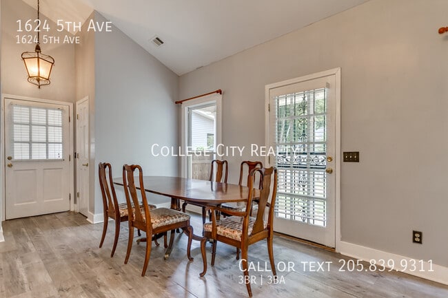 Photo - 1624 5th Ave