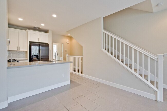 Photo - 3 bed 3 bath home in Blossom Hill area!