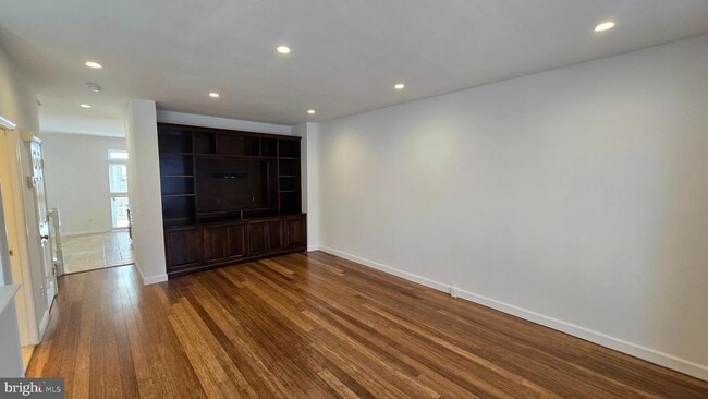 Photo - 4105 Hazelwood Ct