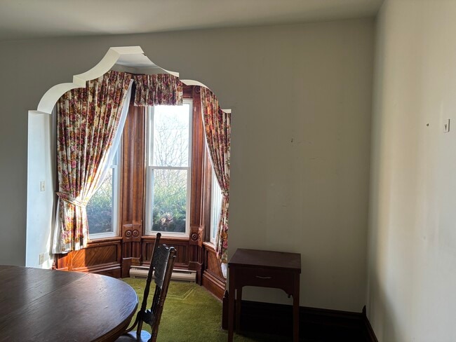 Dining Room - 10442 Swamp Rd