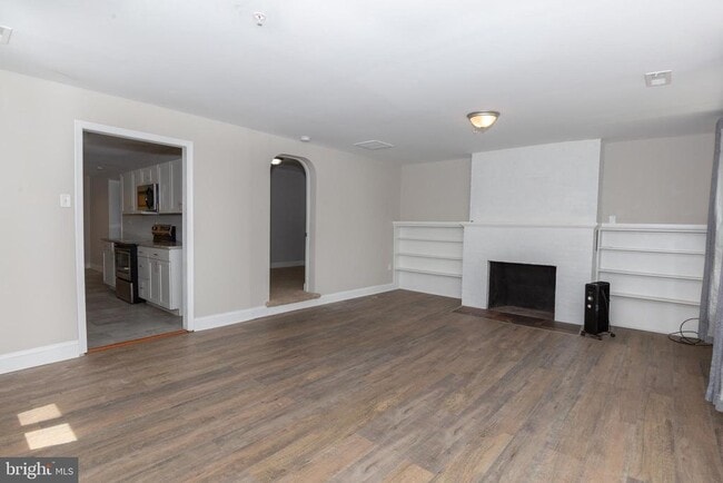 Building Photo - 212 W Burke St Unit B
