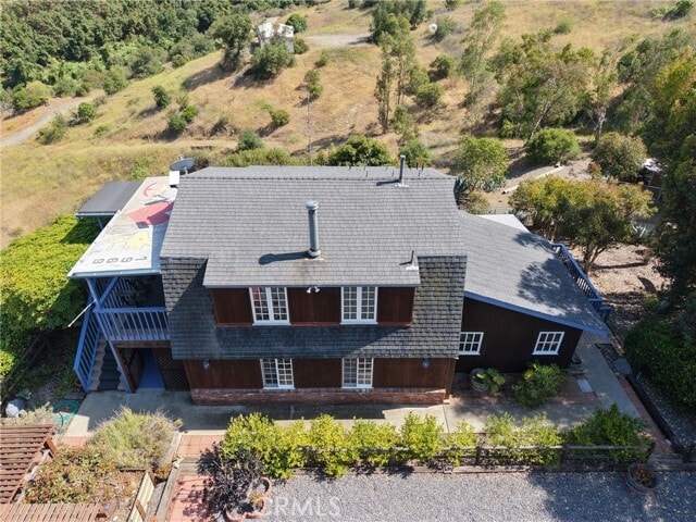 Photo - 335 Rainbow Cres