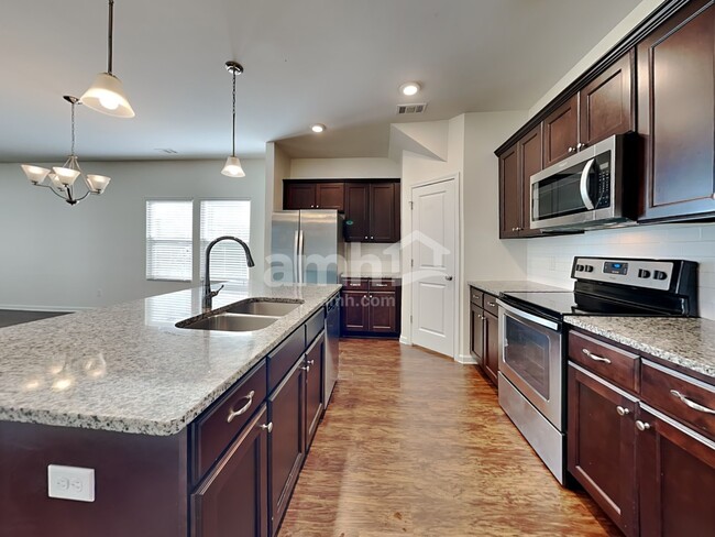 Photo - 321 Crabapple Cir