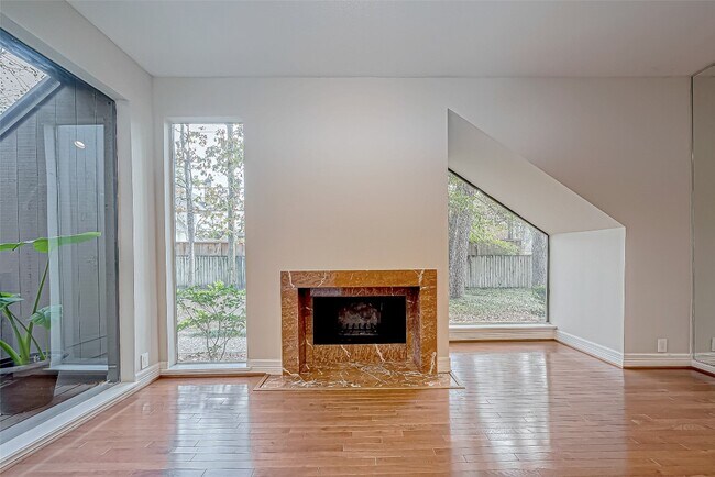 Photo - 316 Litchfield Ln