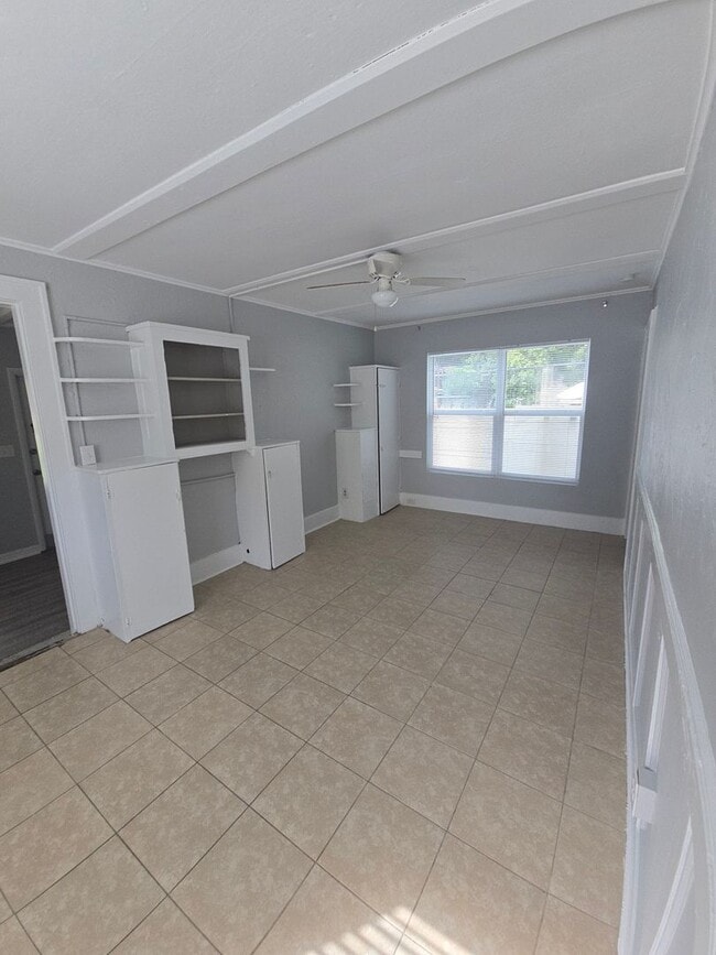 Photo - 631 Ave H NW Unit 631 Ave H NW  4