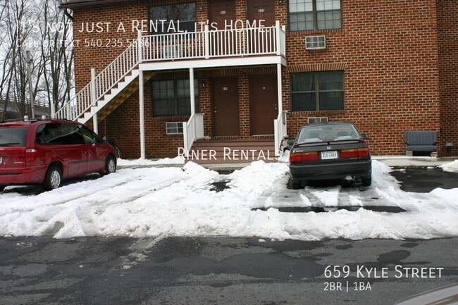 Photo - 659 Kyle St