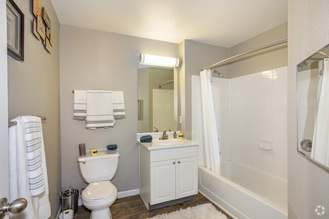 Eldora - Primary Bathroom - Elevate at Red Rocks