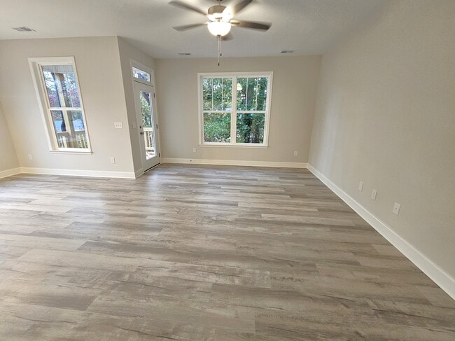 Photo - 121 Marianne Ln