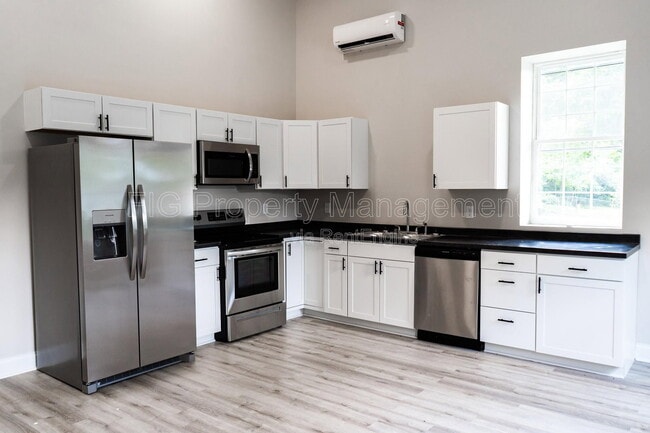 Photo - 2242 Price Ave Unit B