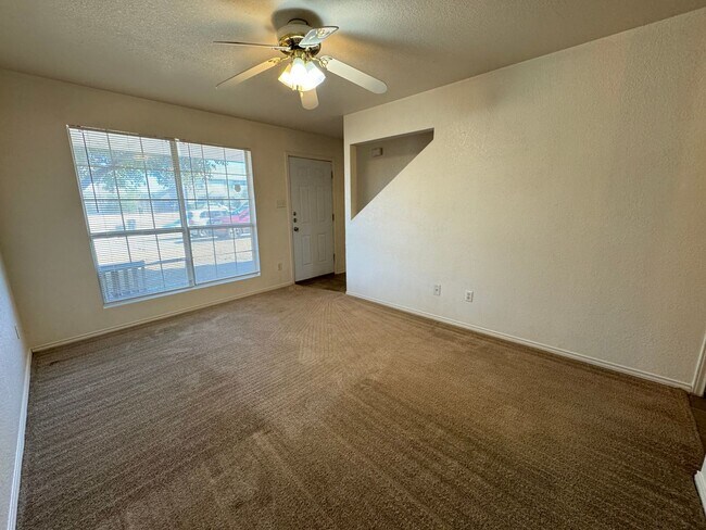 Photo - 4505 Deek Dr Unidad # B