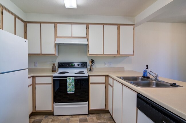 River Terrace apartments — community photo