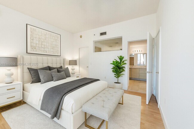 Photo - 350 NE 24th St Unidad 909