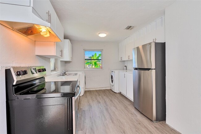 Building Photo - 6130 SW 32nd St Unit A Rental