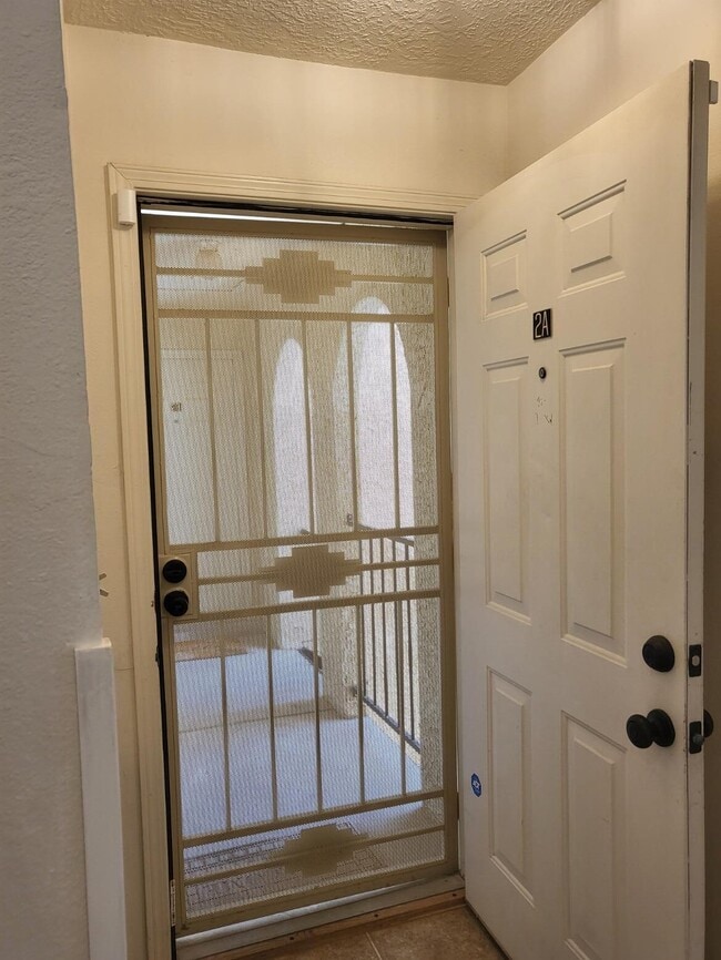 Building Photo - 827 Country Club Dr SE Unit APT 2A