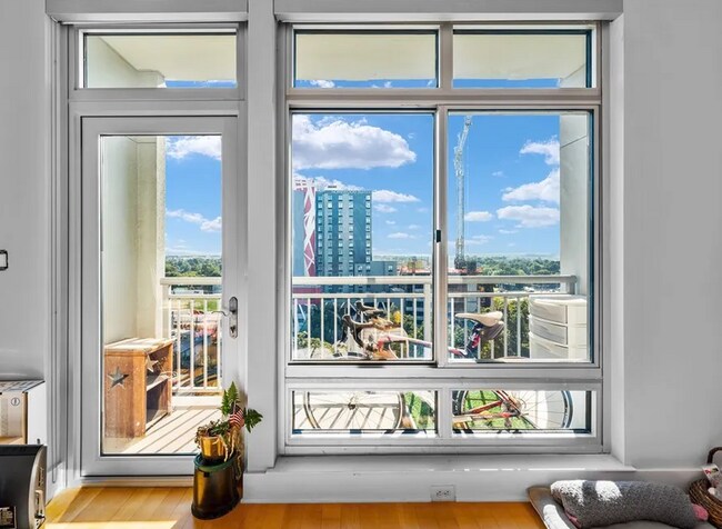 Building Photo - 603 Davis St Unit 142.6 Rental