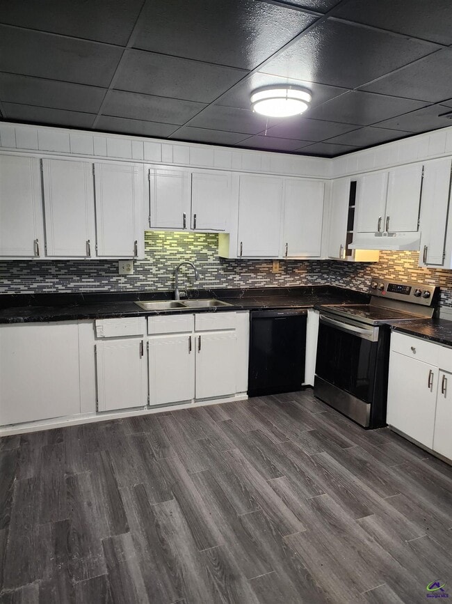 Photo - 300 Carolina Ave