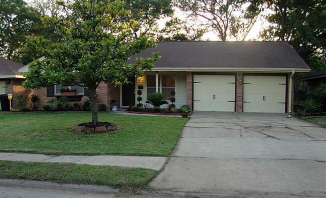 Photo - 7422 Dunlap St House