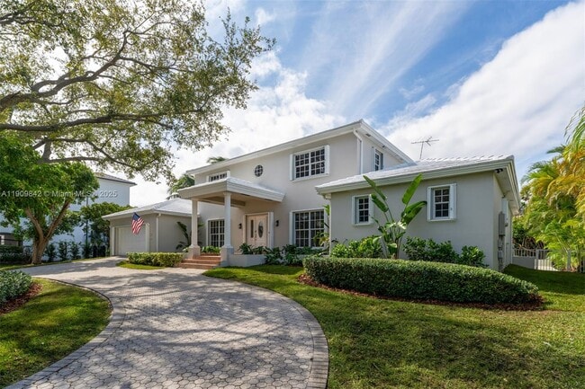 Building Photo - 13032 Mar St