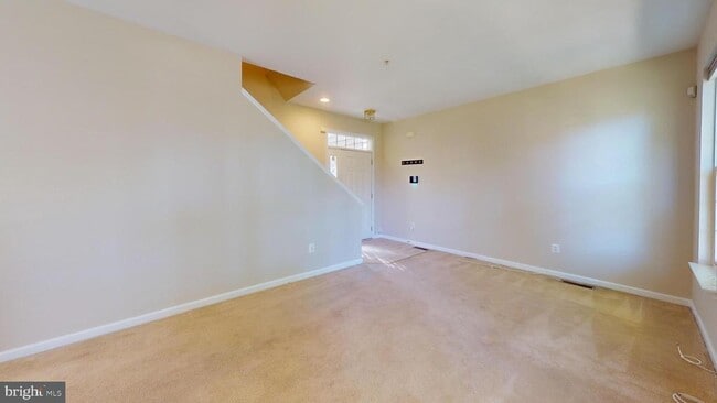 Photo - 169 Danbury St SW