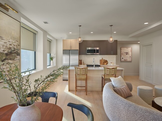 Building Photo - 400 Market Flats