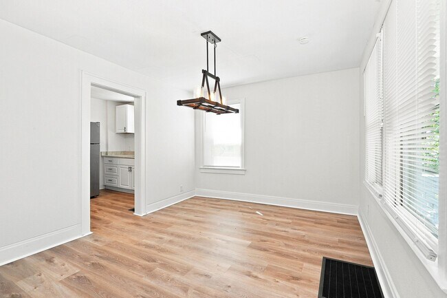 Photo - 1112 Peters Ave
