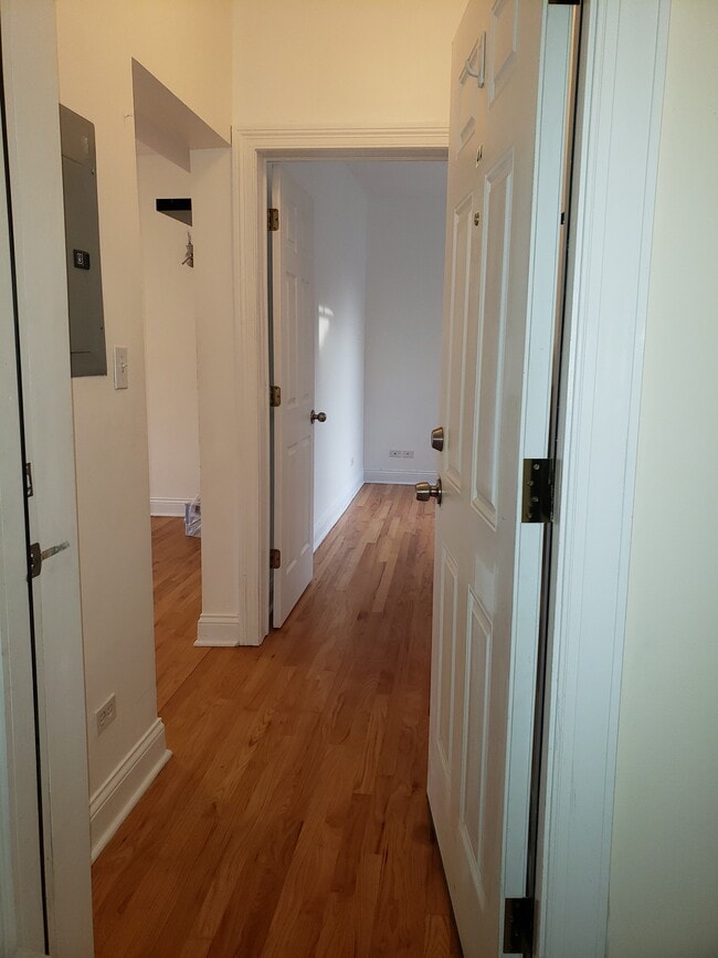 Photo - 6812 N Wayne Ave Unit 4A