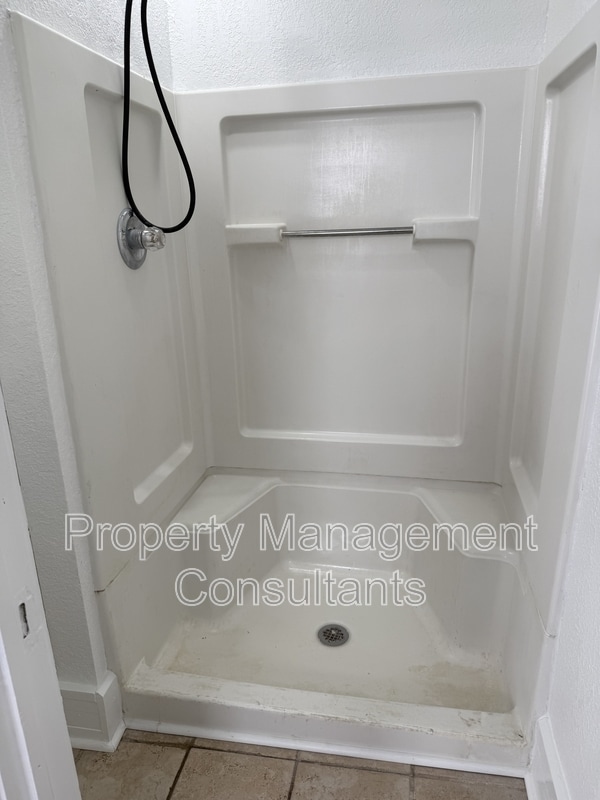 Photo - 1014 E 1st St