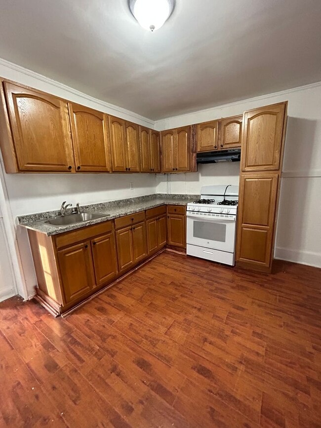 Photo - 35 Dexter St