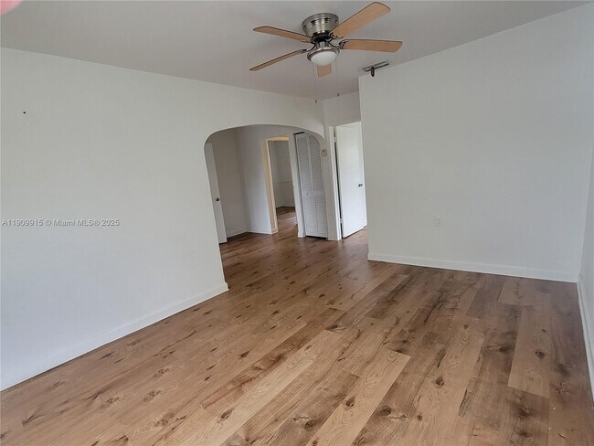 Photo - 3433 SW 12th St Unit UPSTAIRS