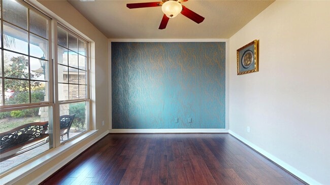 Photo - 3206 Gibbons Crest Ln